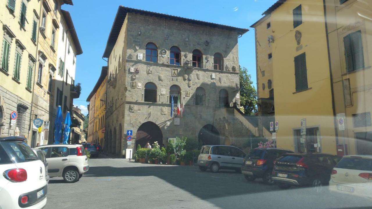 Il Fienile Del Colle Villa Пеша Екстериор снимка